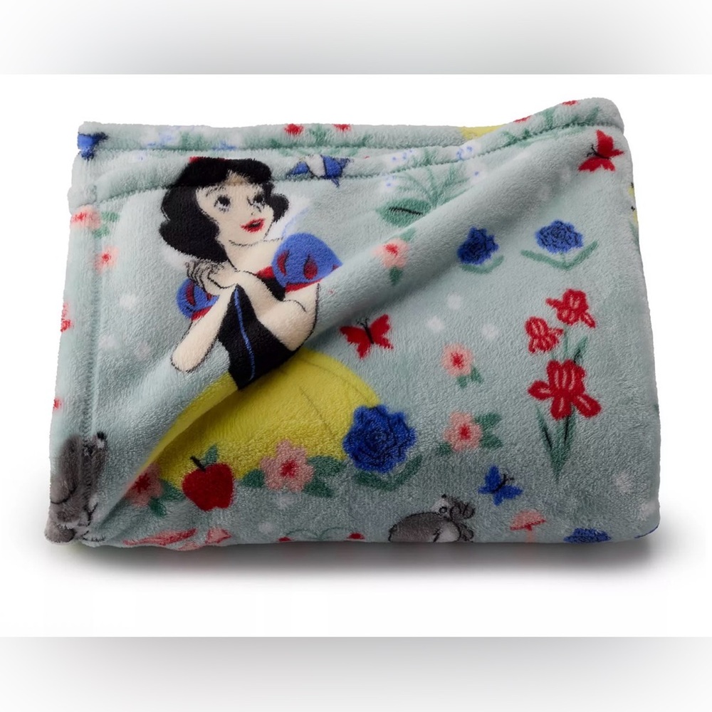 Disney’s Snow White Blue Soft Throw Blanket - 60” x 72”